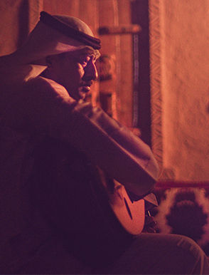 Oud-in-historic-alley