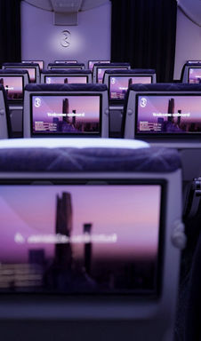 rx-experience-cabin-economy-gradiant_card_1-13082025